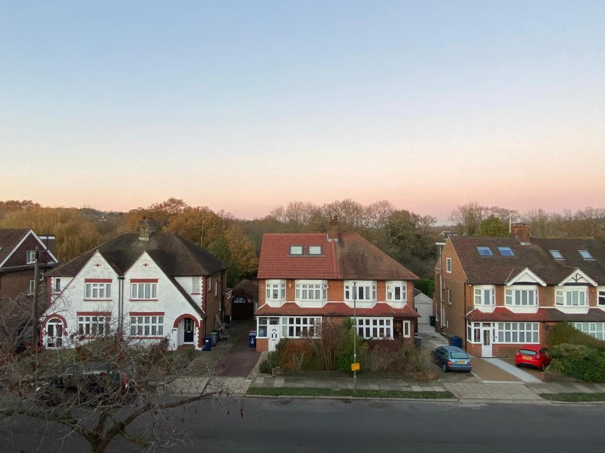 Quiet North London - 2 X Double Bedrooms - Close To Station And 20Mins Central London Totteridge Dış mekan fotoğraf